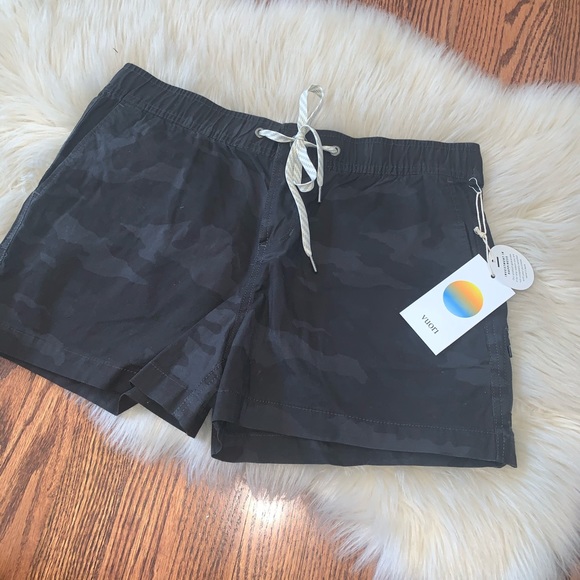 Vuori Pants - Vuori ripstop shorts black camo ladies size m NWT
